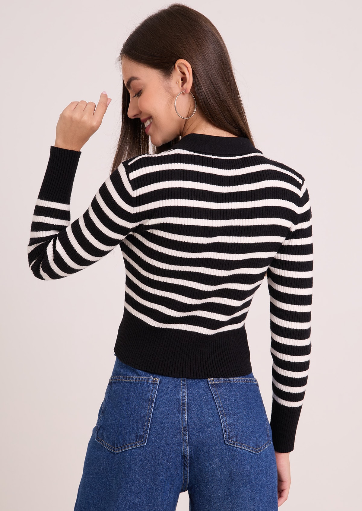 Blusa em Tricô Preto Listrado - Monjuá