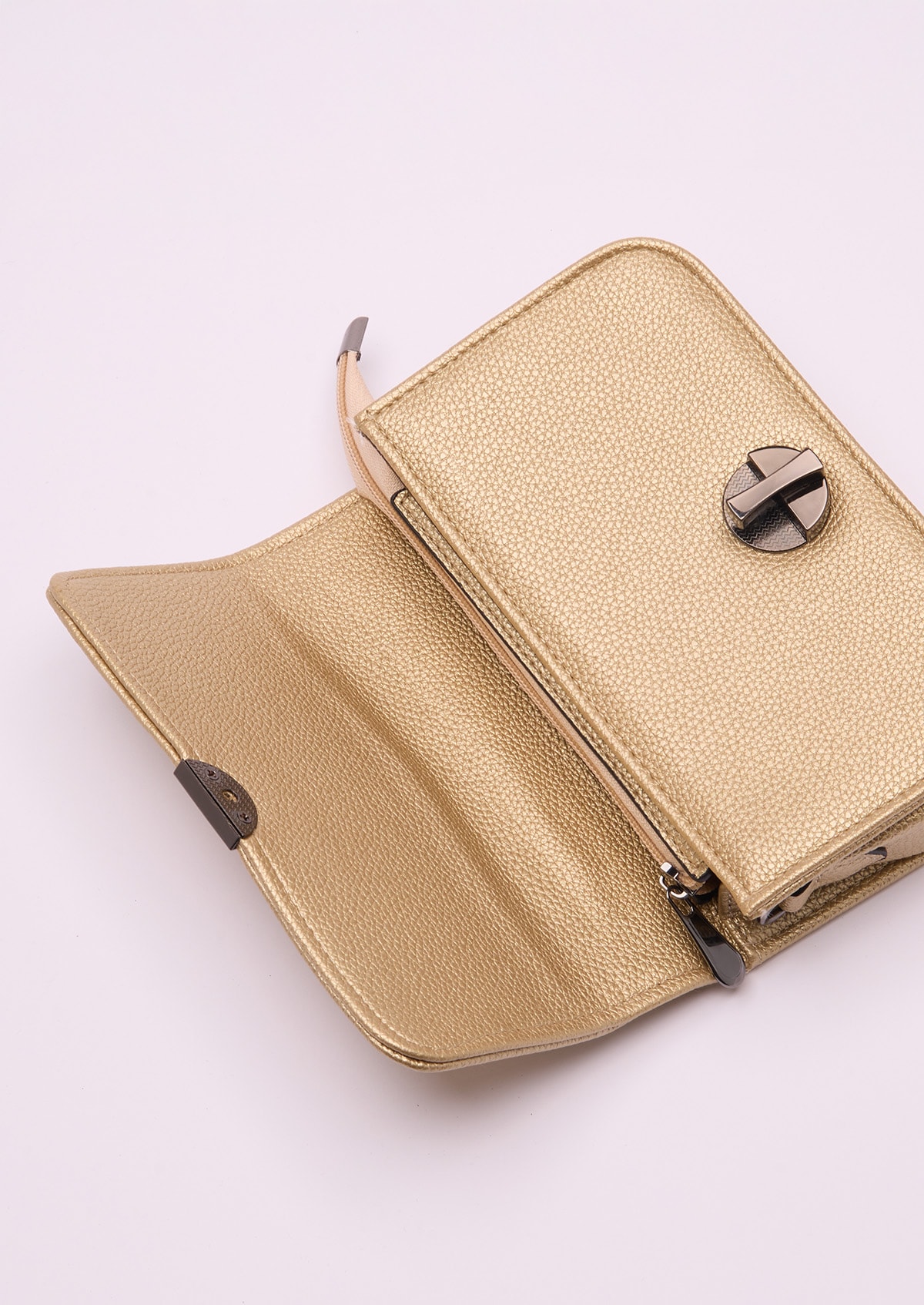 image_19ff3fbd-2f04-4da9-9a55-fe8a9e0d2c3d