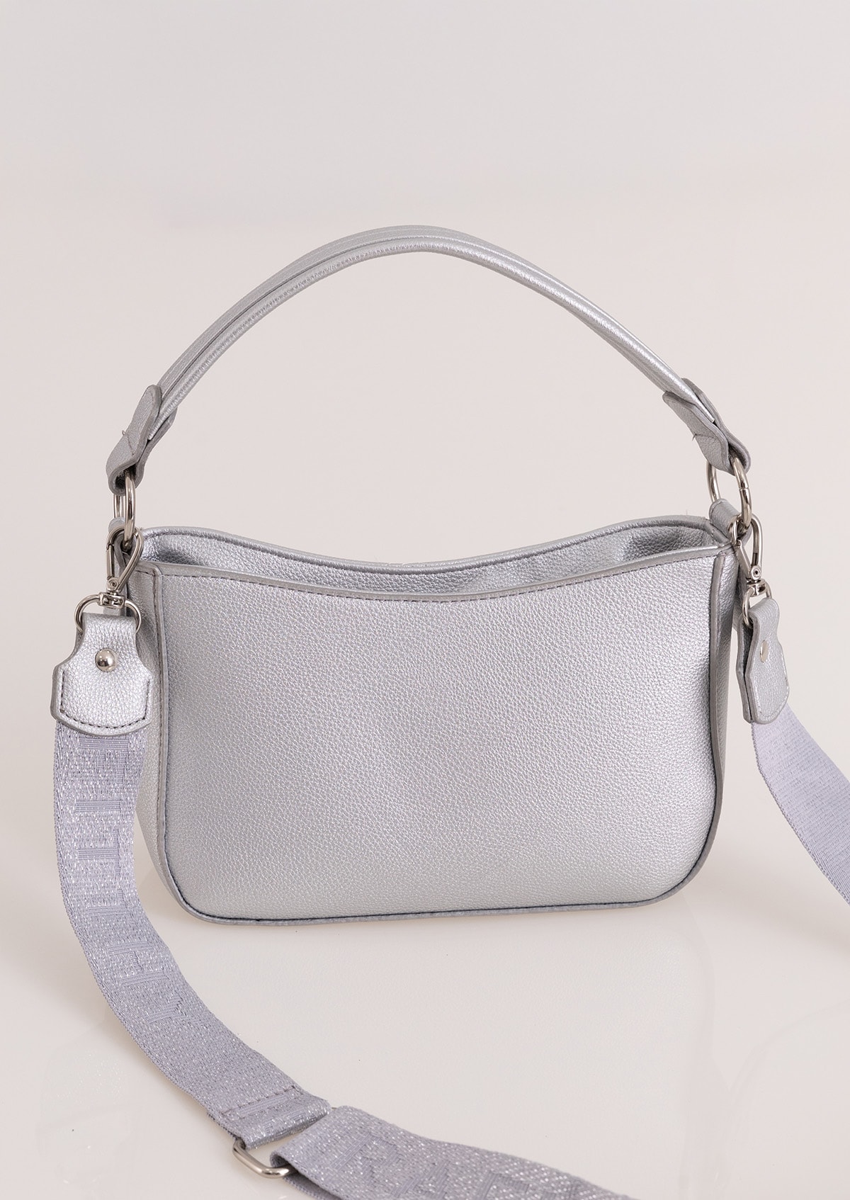 image_e32a60d1-d5a8-42fc-8837-cf78b6c0dad5