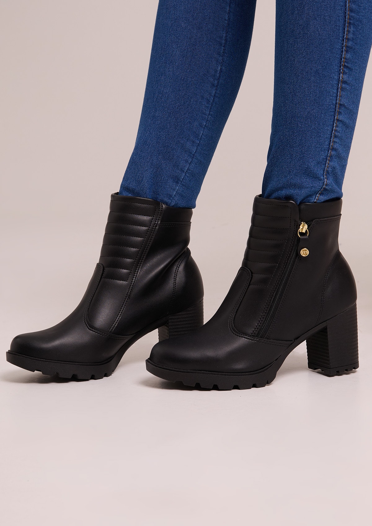 image_c2ba5979-b0c2-489e-b696-9cc91b3e6e17