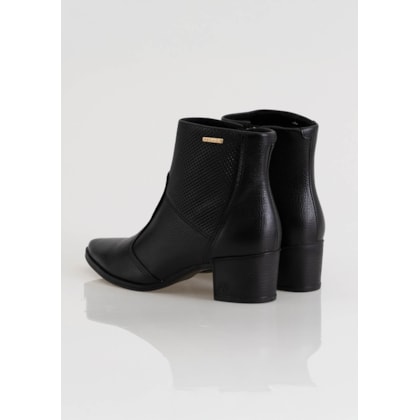 image_5d4434bf-2e0c-4c8a-b6da-e73e72e62d4b