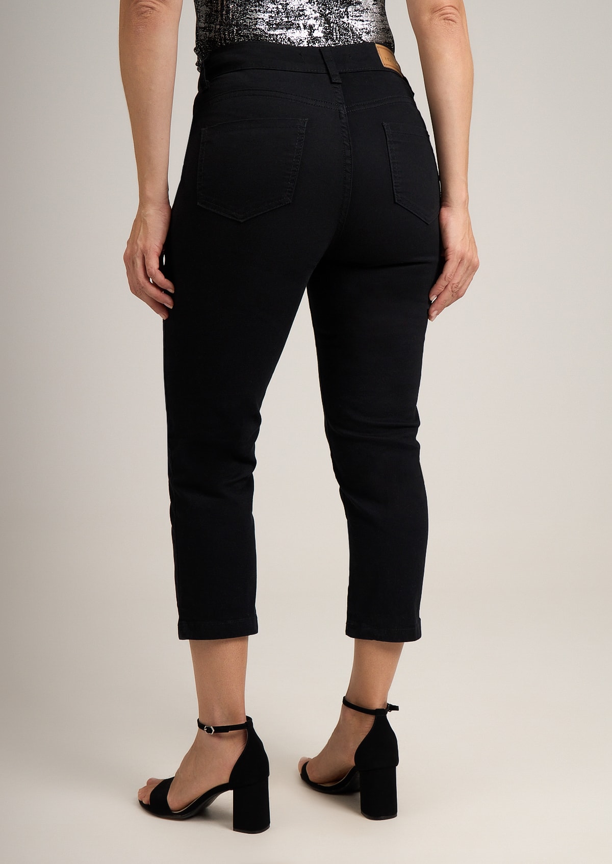 image_1b966fe6-8b6a-44b9-85fe-a41f401bc017