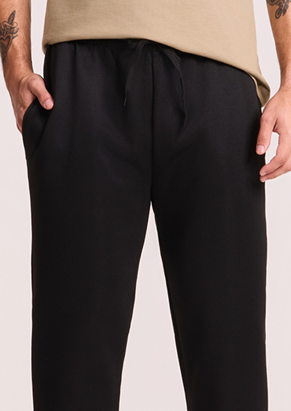 Calça Jogger em Moletom Preta - Monjuá