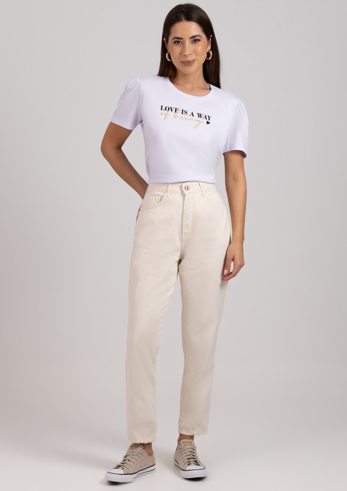 Calça Mom em Sarja Off-White - Monjuá