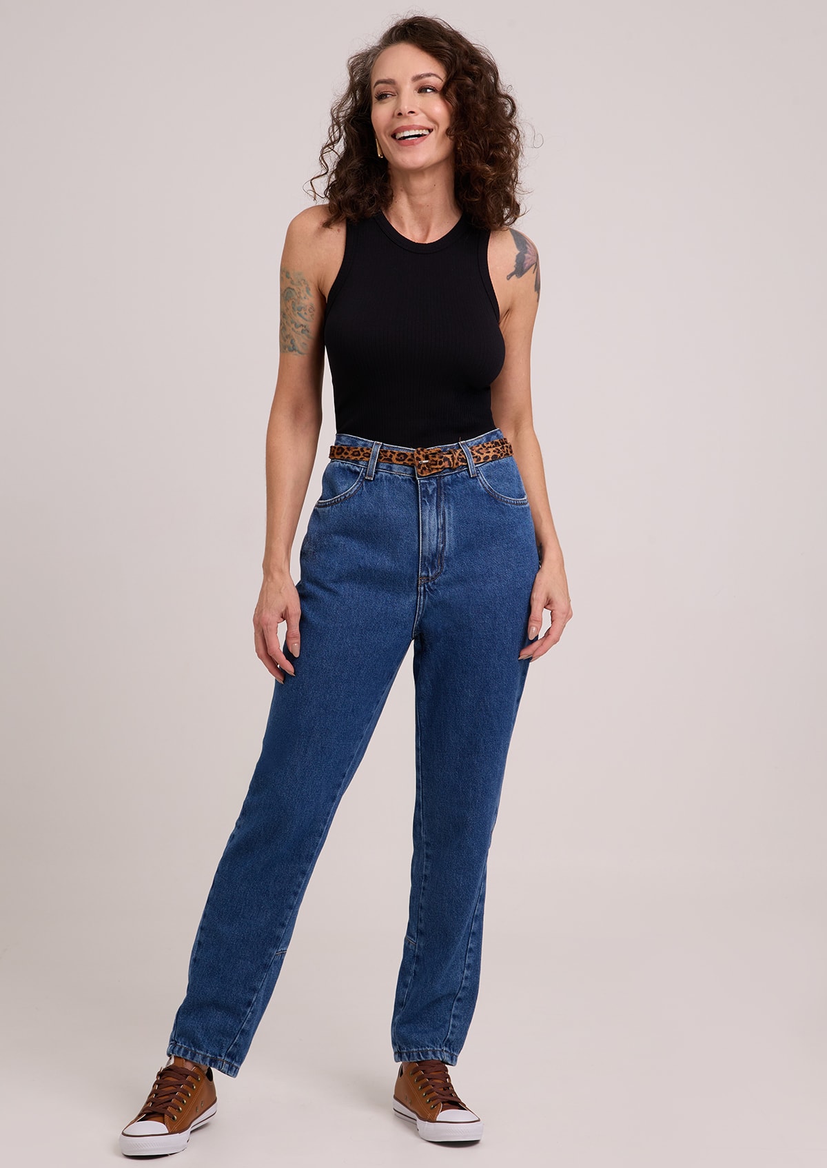 Calça Mom Jeans Escuro - Monjuá