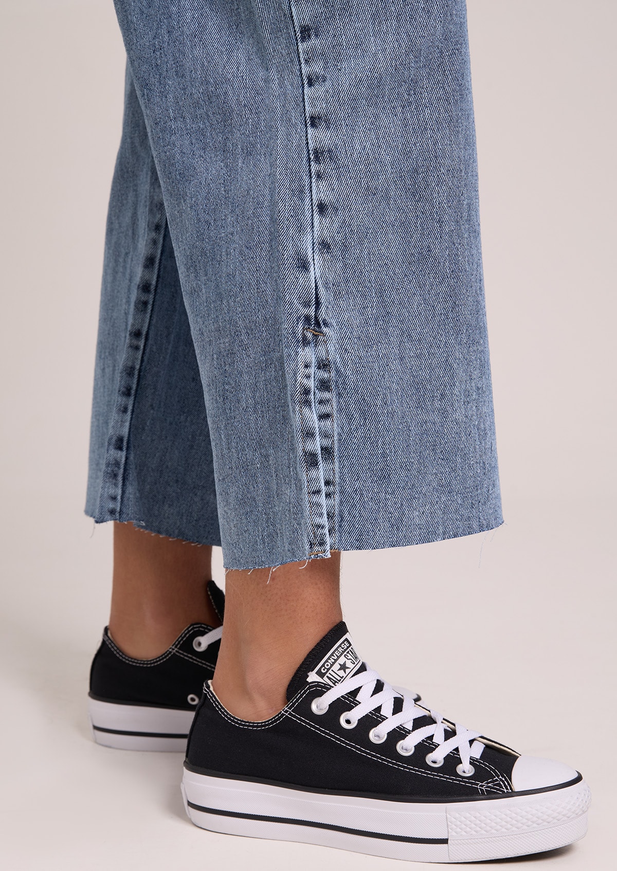 image_b8f155f3-26e3-4ee7-a683-48cfe6a43b31