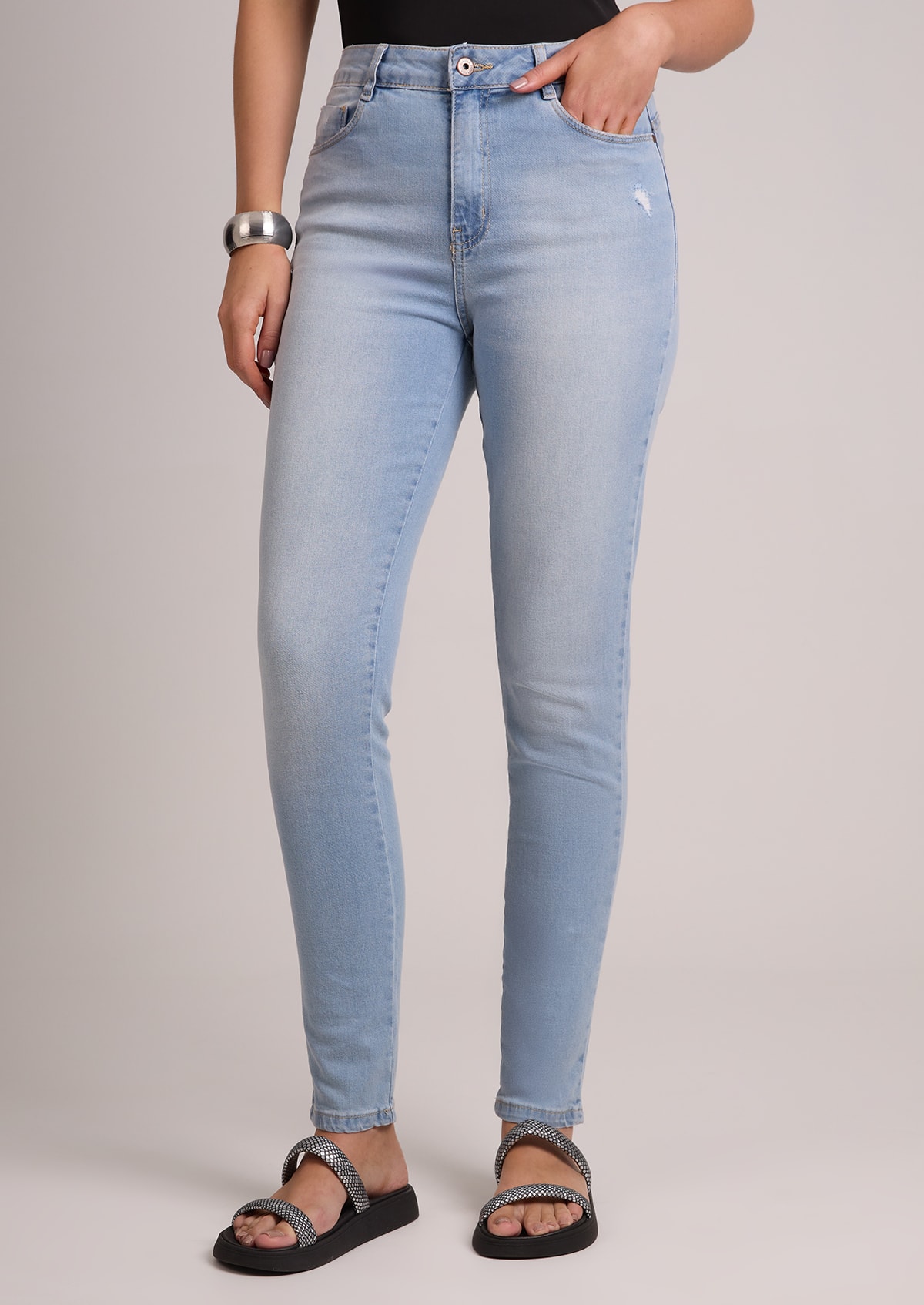 image_2d7f1a37-0933-4dc3-89d9-b83f238eadfd