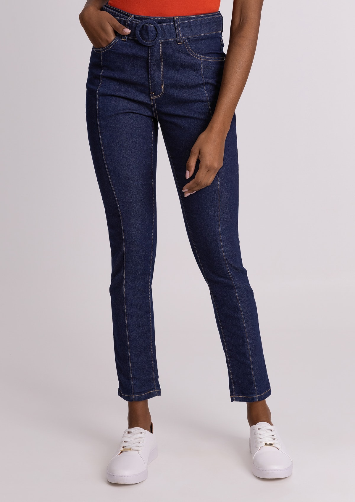 Calça Skinny Jeans Escuro com Cinto - Monjuá