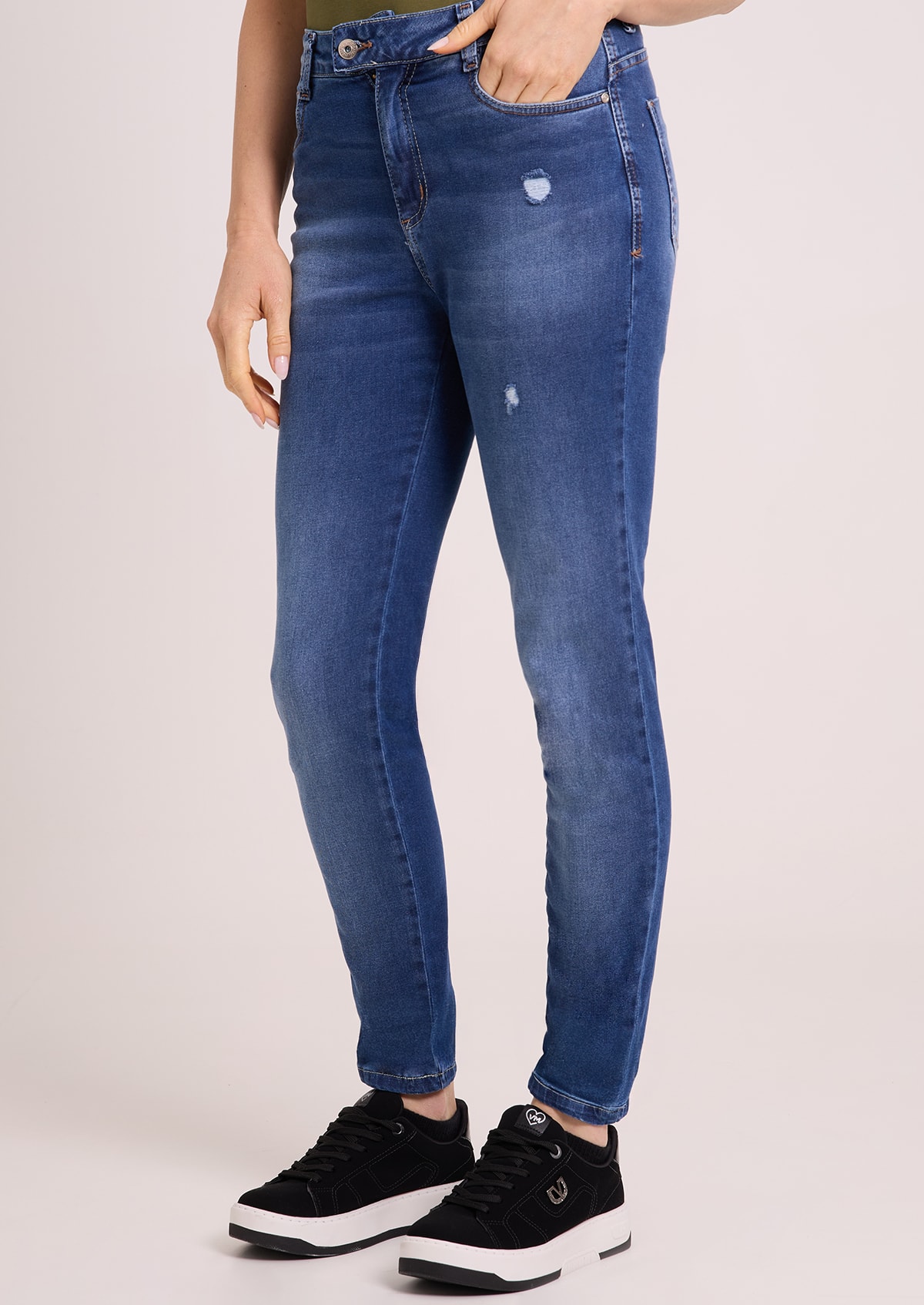 image_64a87293-38fb-4c3d-896e-33f9b11bff8d