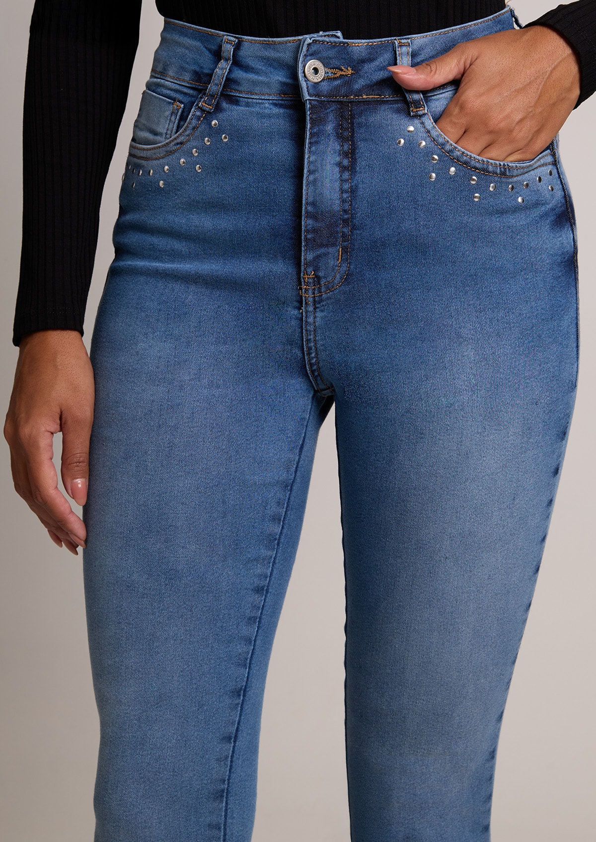 image_8379aec4-60dc-415a-9ec2-b7385e8d6869