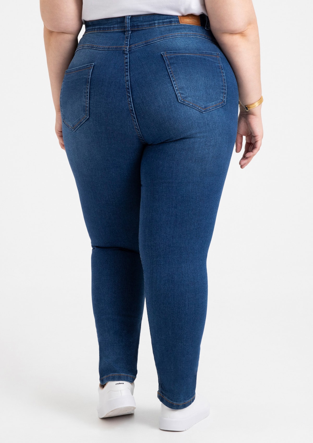 image_6e5bcfc5-6b2f-41dc-9c33-efb9d04f2a7f