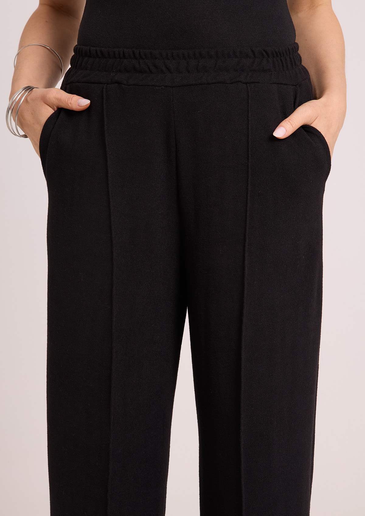 Calça Wide Leg em Malha Preta - Monjuá