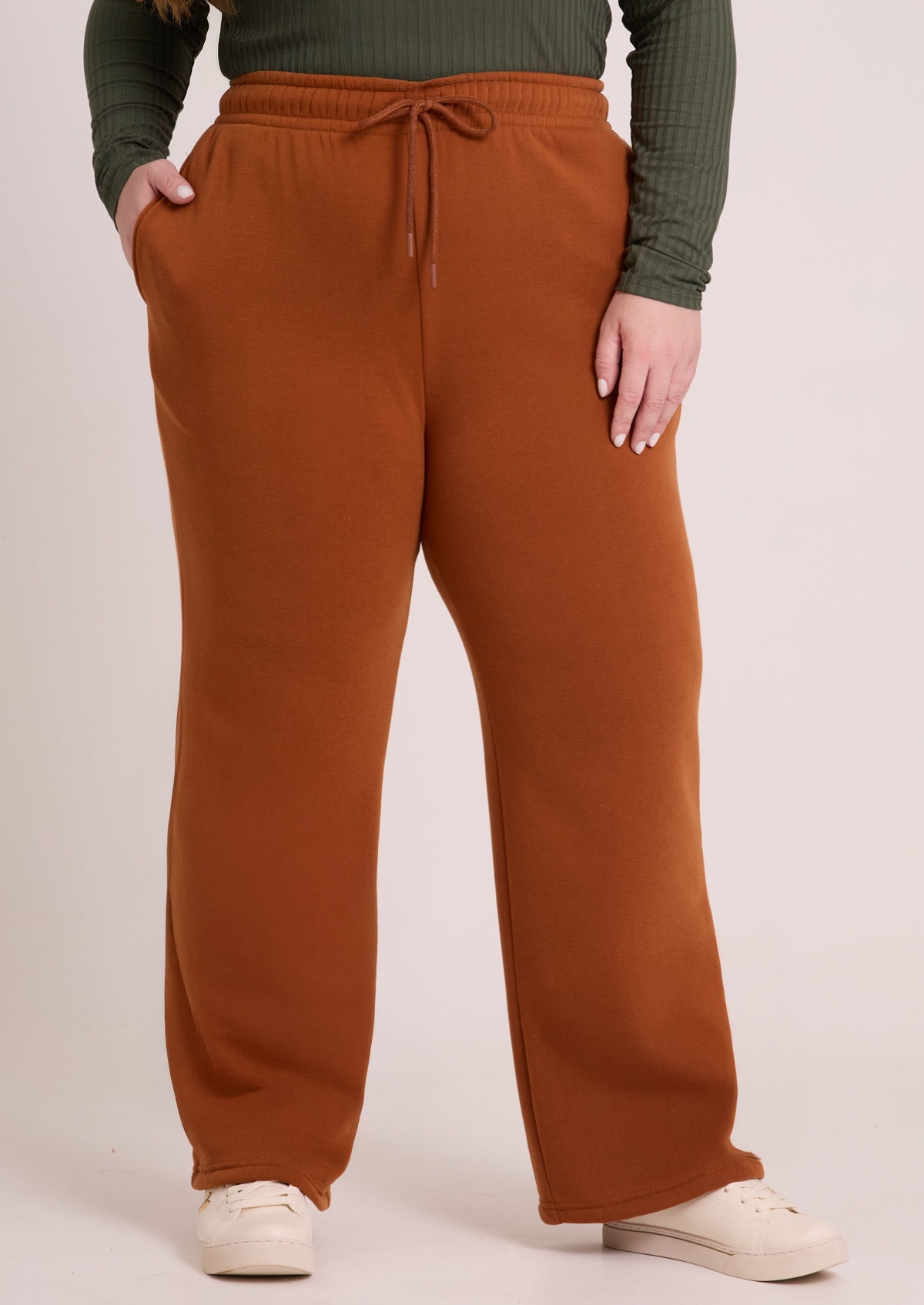 Calça Wide Leg em Moletom Marrom Plus Size - Monjuá