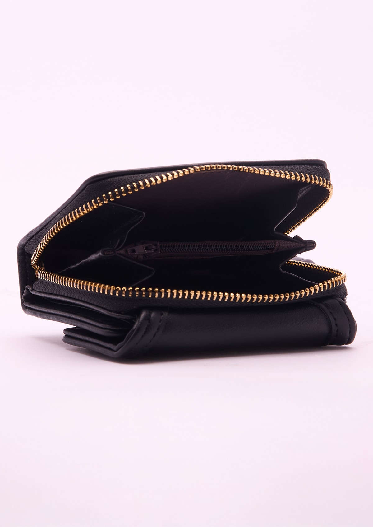 image_9e6021b1-6773-42f1-a870-7d9563920f6a