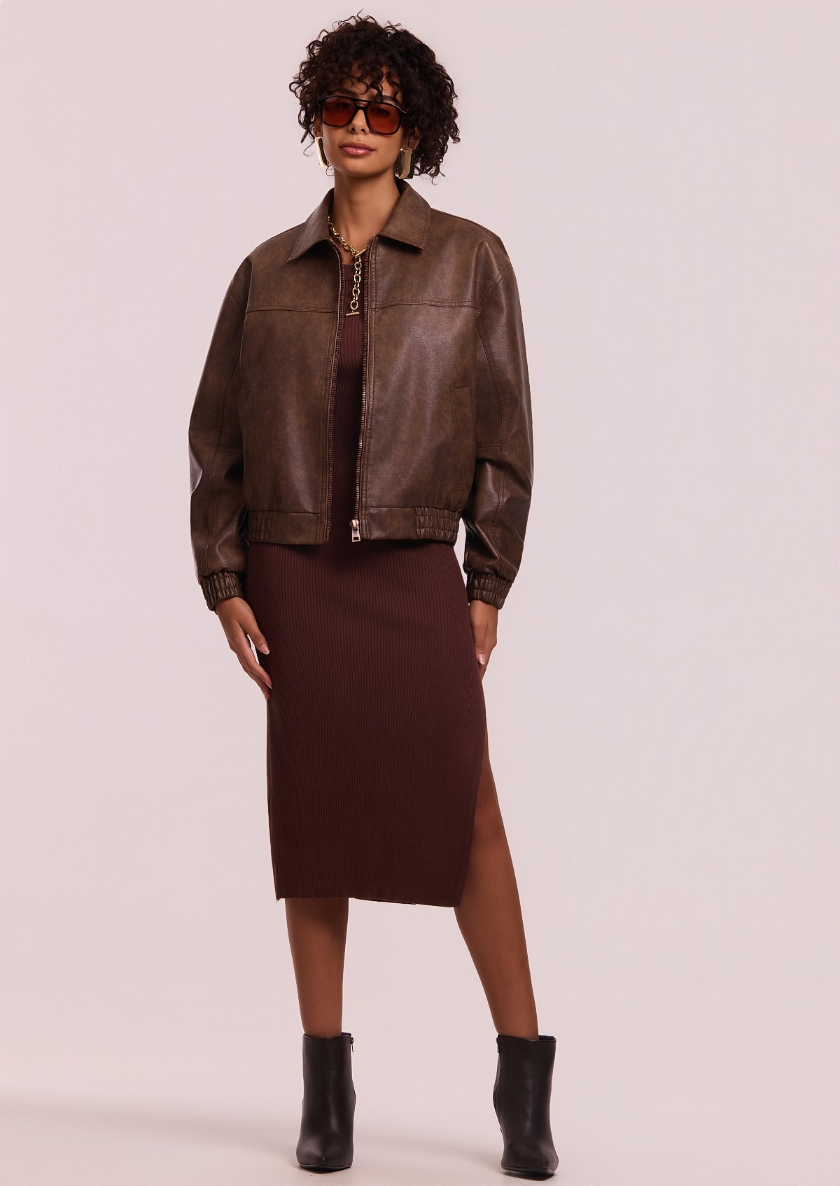 Jaqueta Bomber Oversized em PU Marrom Marmorizado com Recortes