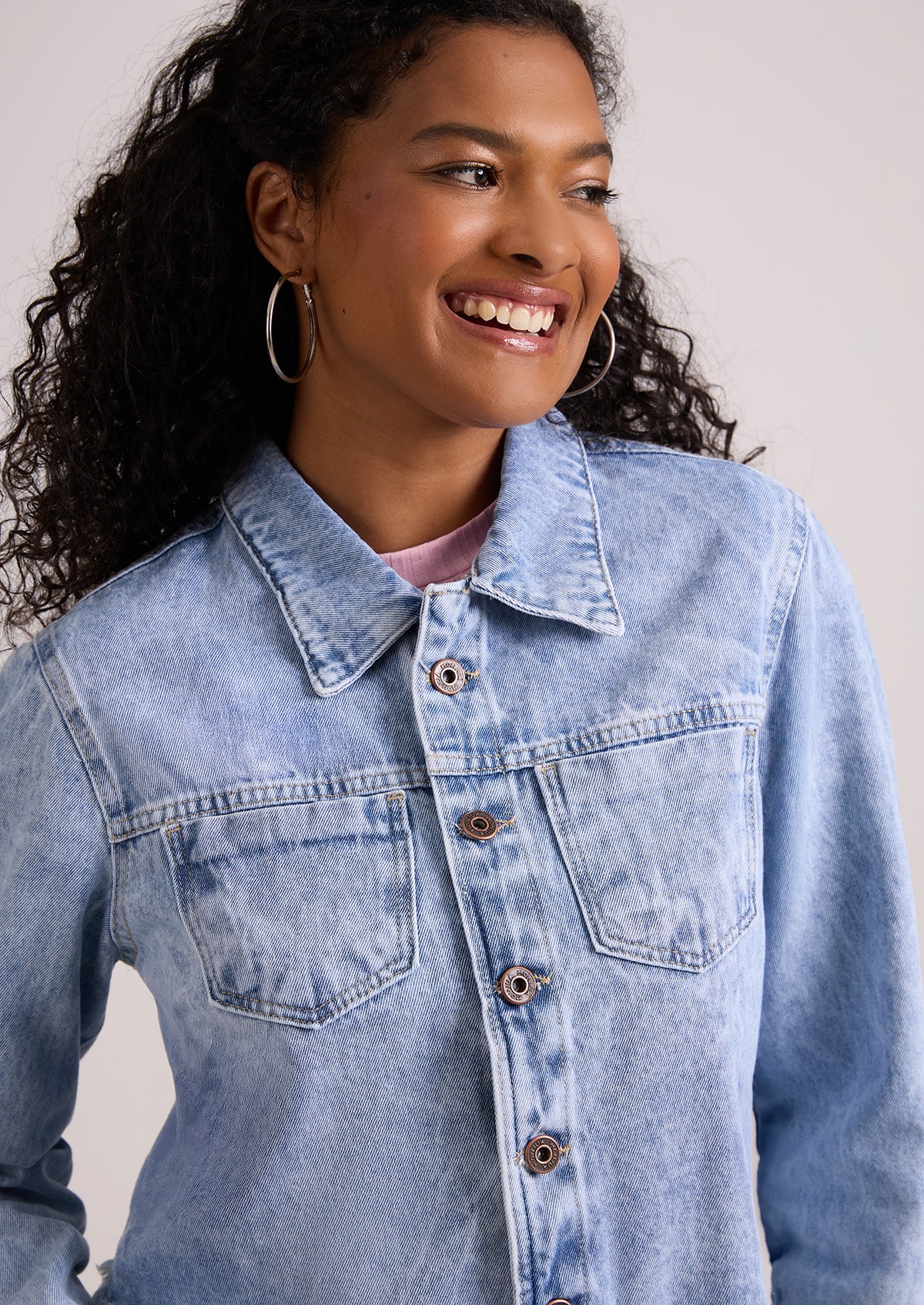 Jaqueta Cropped Jeans Desfiada - Monjuá