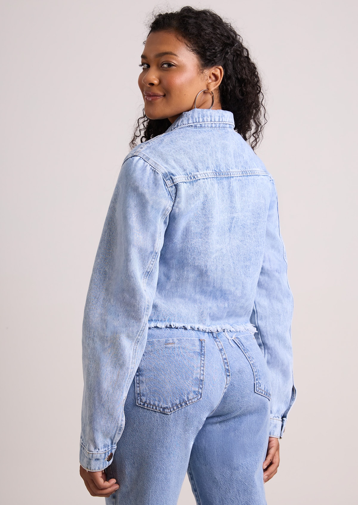 image_c8e17c74-edc1-48c4-abbb-3a66d3b0ab1b