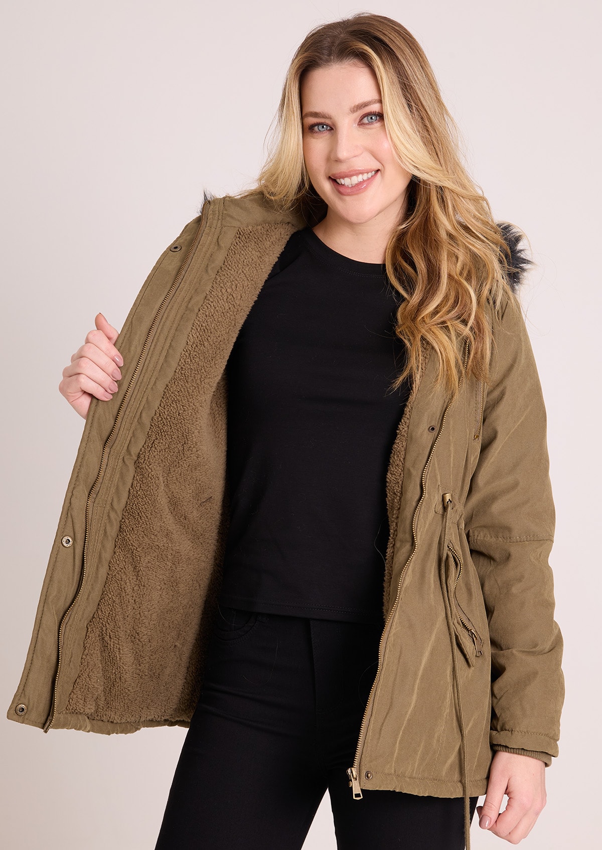 Jaqueta Parka Alongada Peluciada Verde com Capuz Removível - Monjuá