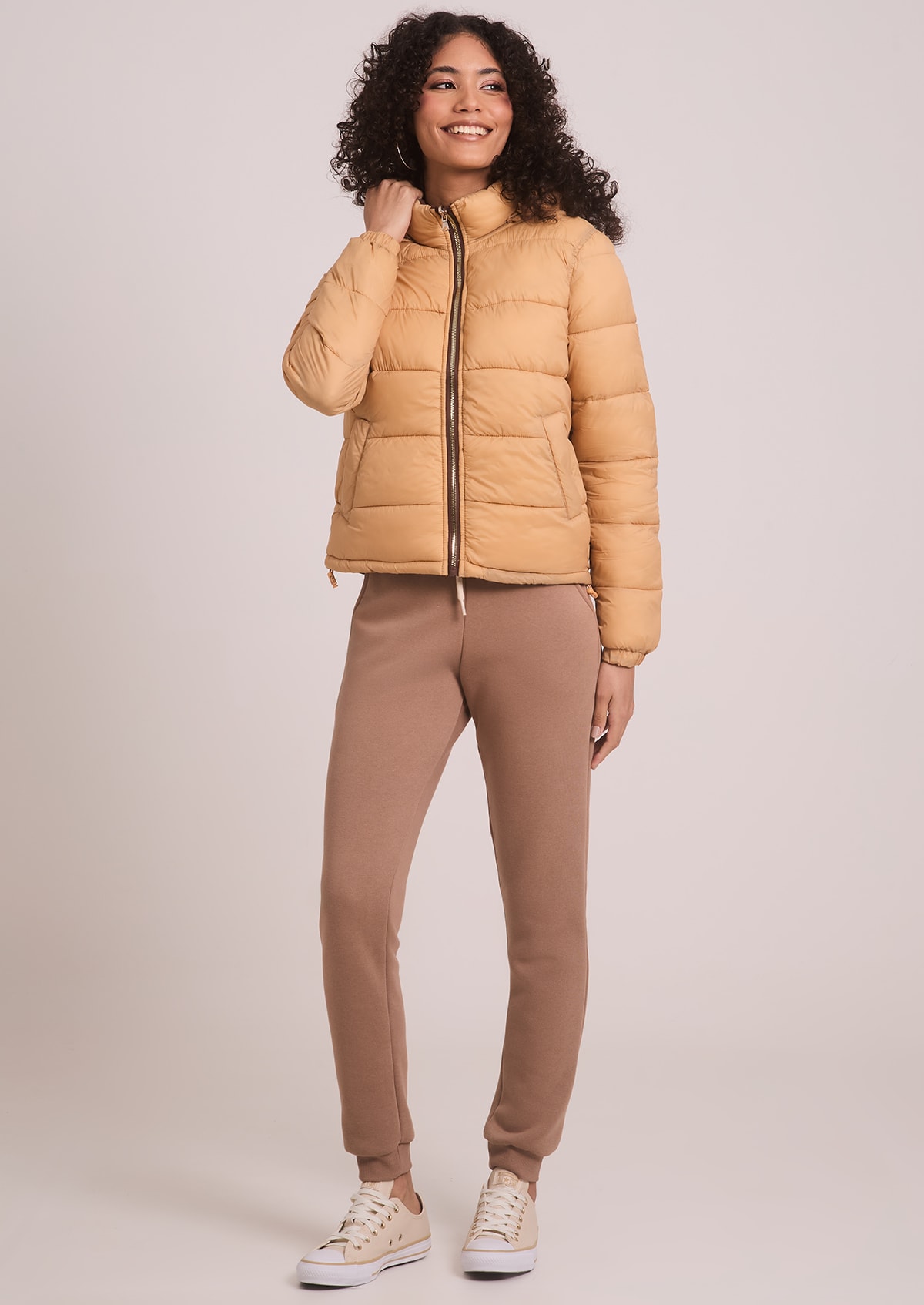 Jaqueta Puffer Dupla Face Bege e Marrom com Capuz - Monjuá