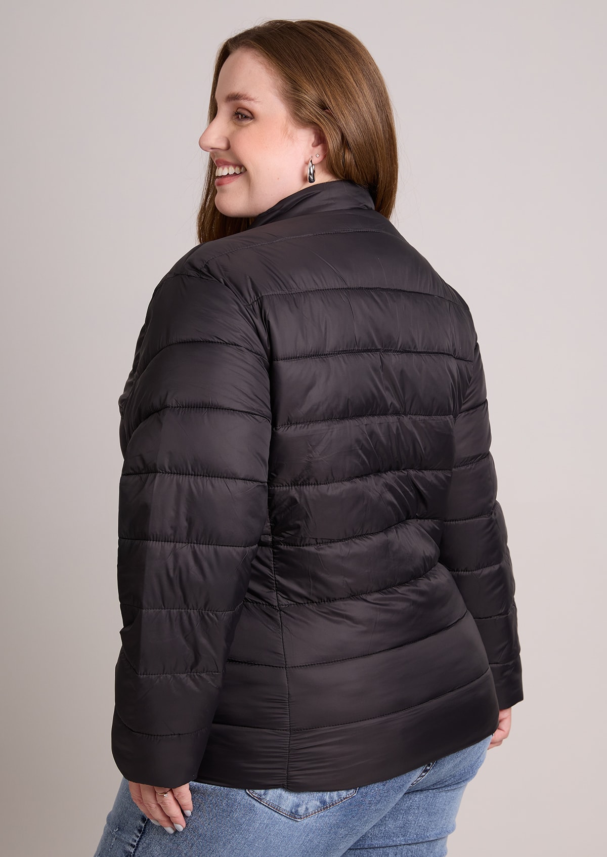 Jaqueta Puffer em Poliamida Preta Plus Size - Monjuá