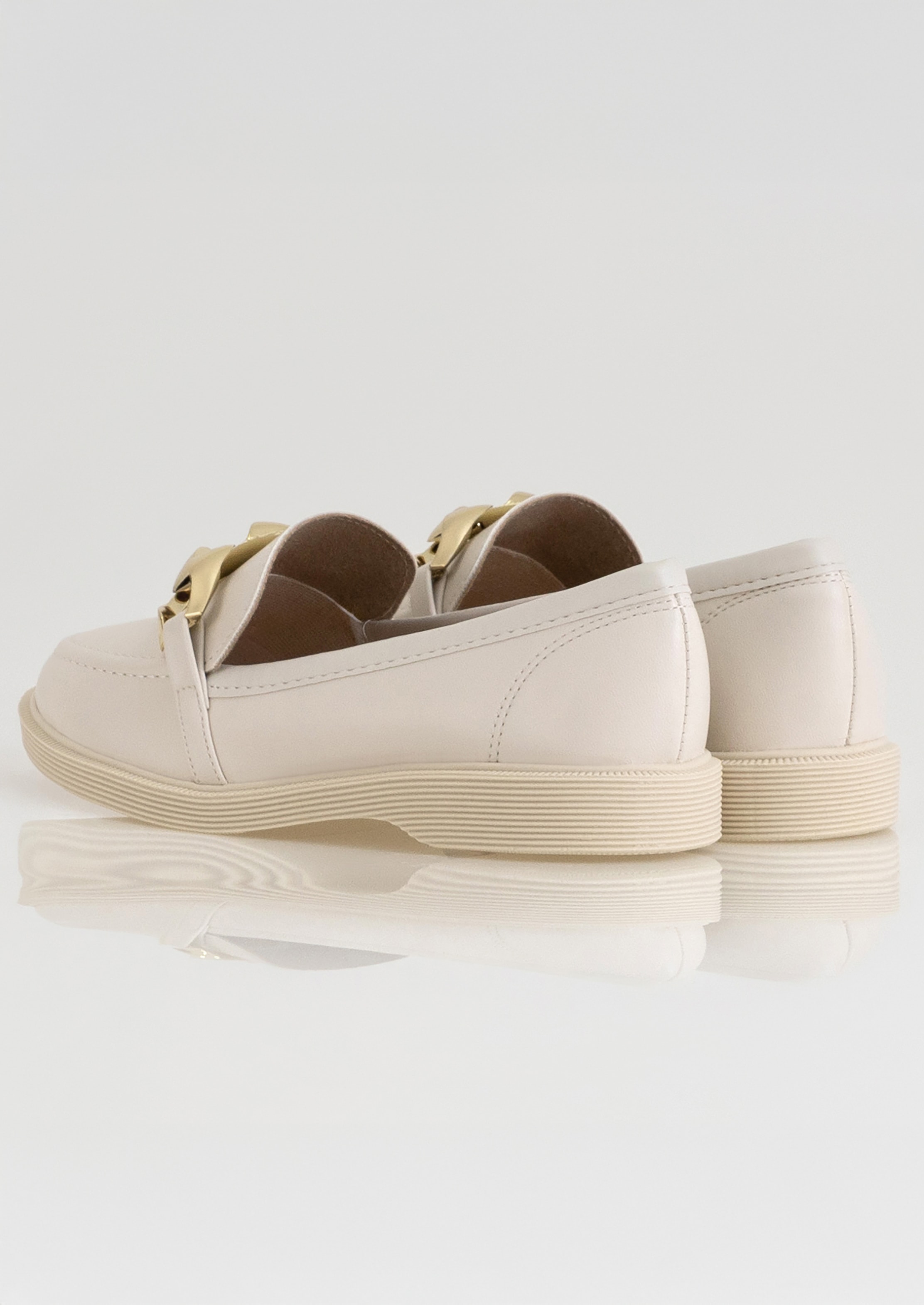 image_69a64a0f-8581-45a3-8e00-f8d07fac3424