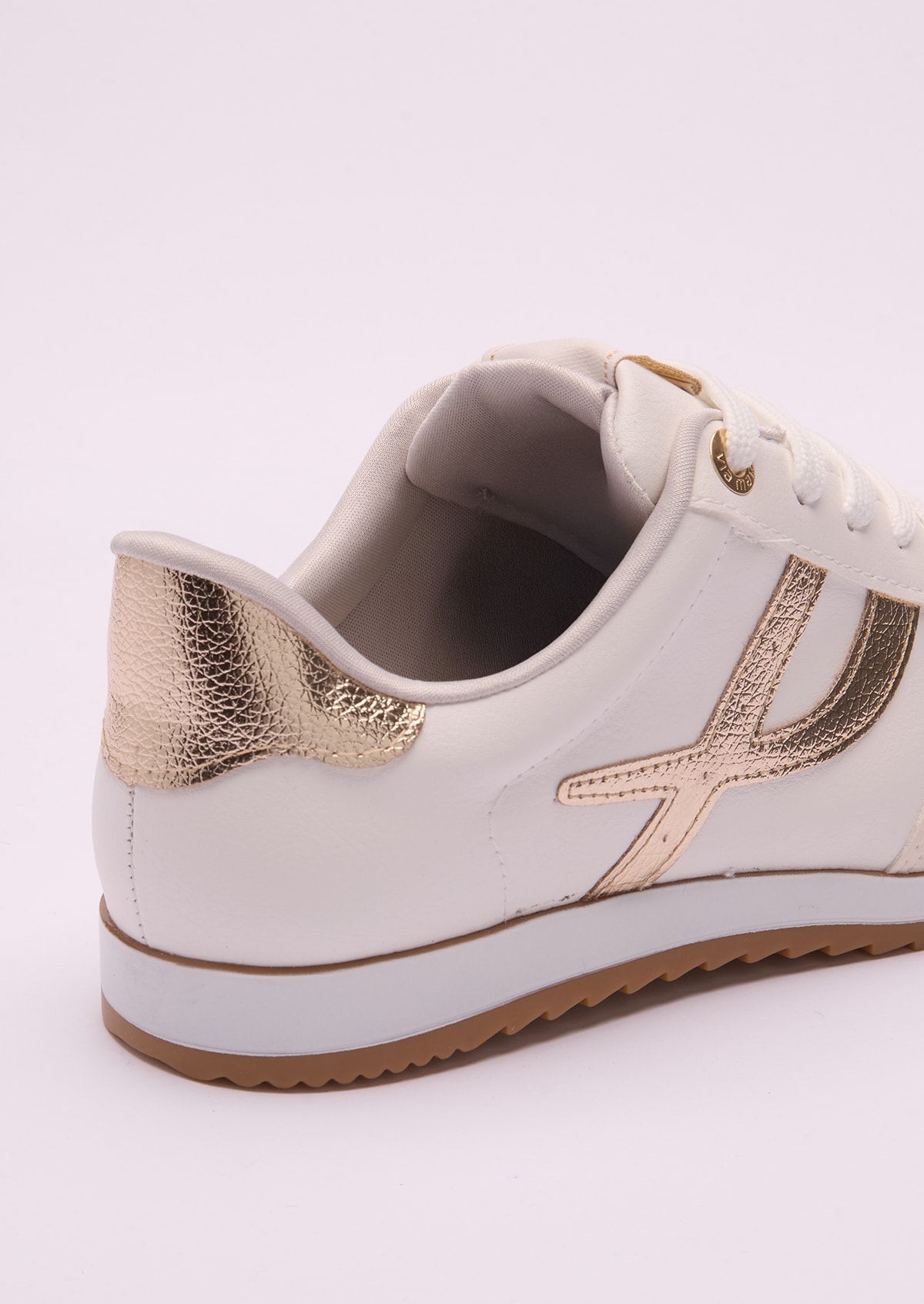 image_e0f8df69-dd16-409d-81dc-c5a9a240251d